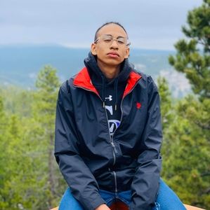 Meet your Posher, Romulo